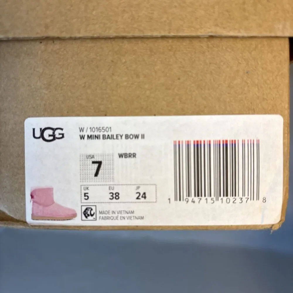 Womens UGG Boots Mini Bailey Bow WBRR Pink Sz 7 Suede Coquette Festival Sold Out - Picture 12 of 15